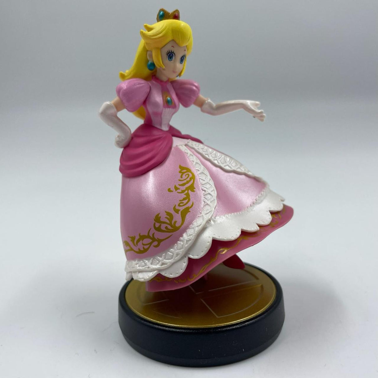 Nintendo Super Smash Bros. Princess Peach Amiibo Figure