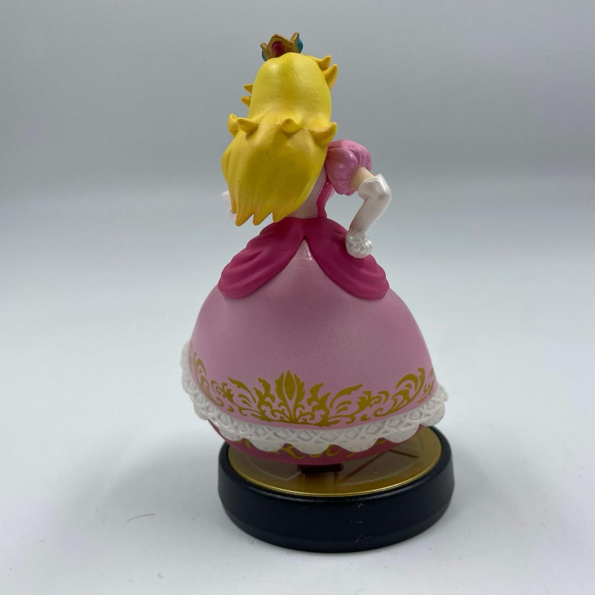 Nintendo Super Smash Bros. Princess Peach Amiibo Figure