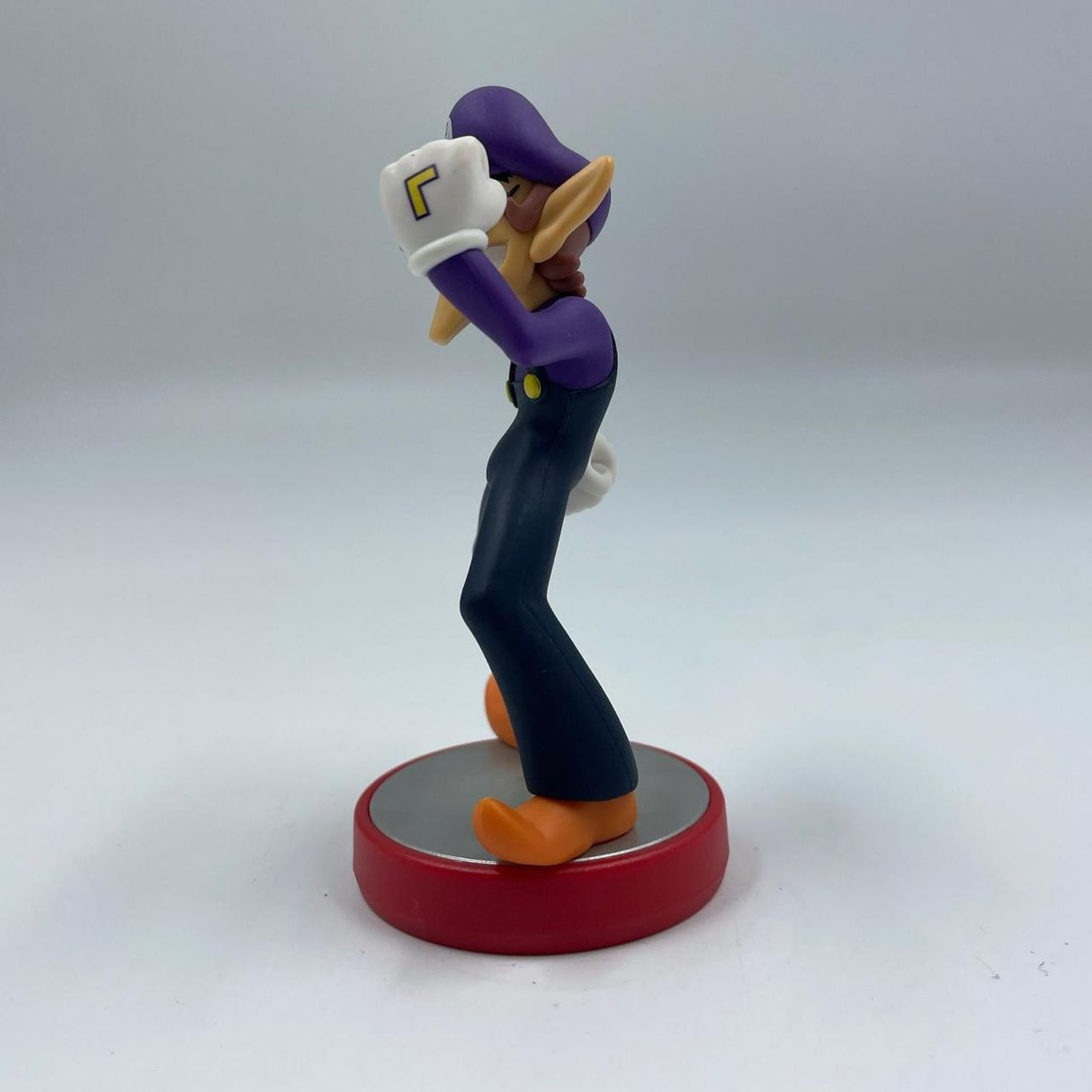 Nintendo Super Smash Bros. Waluigi Amiibo Figure