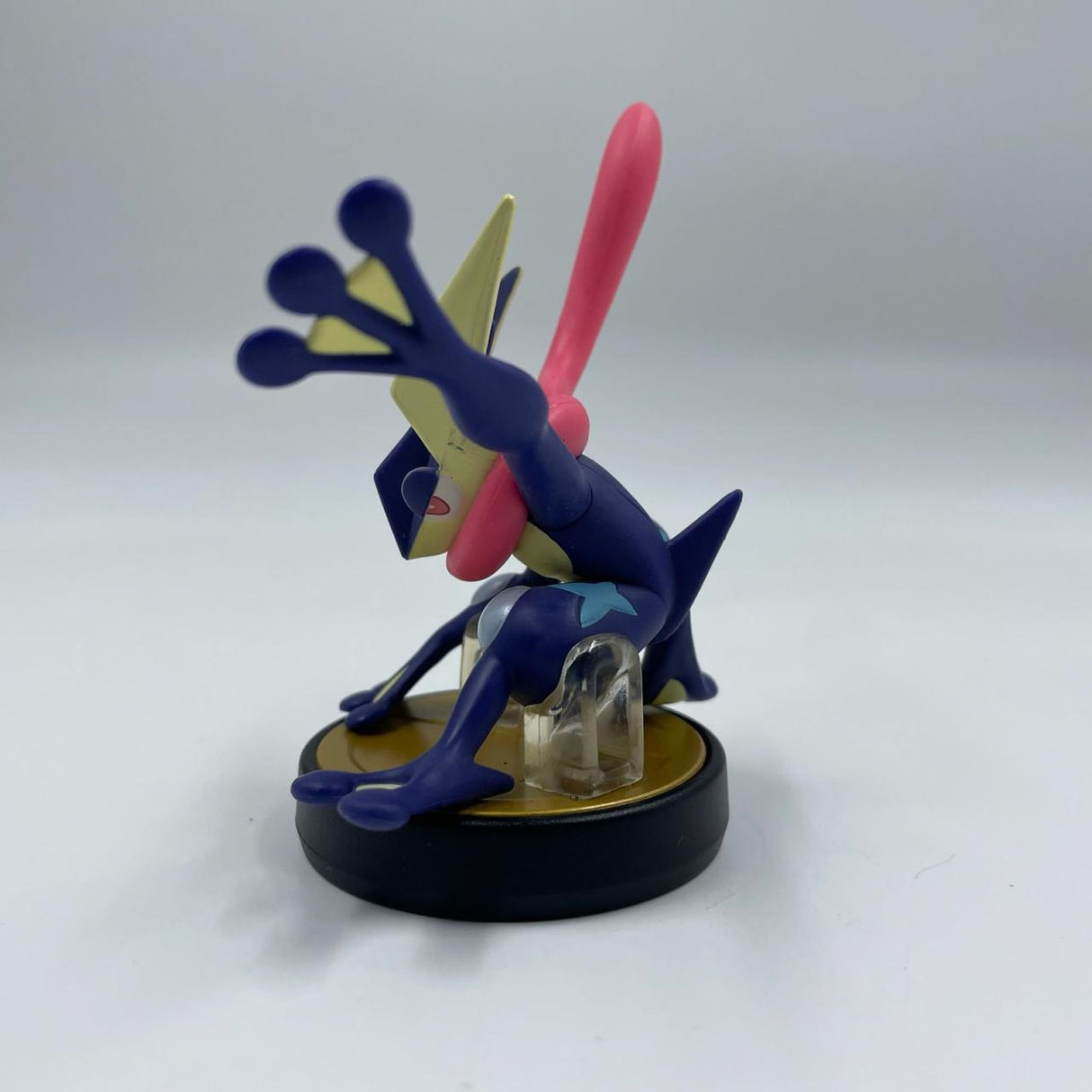 Nintendo Super Smash Bros. Greninja Amiibo Figure